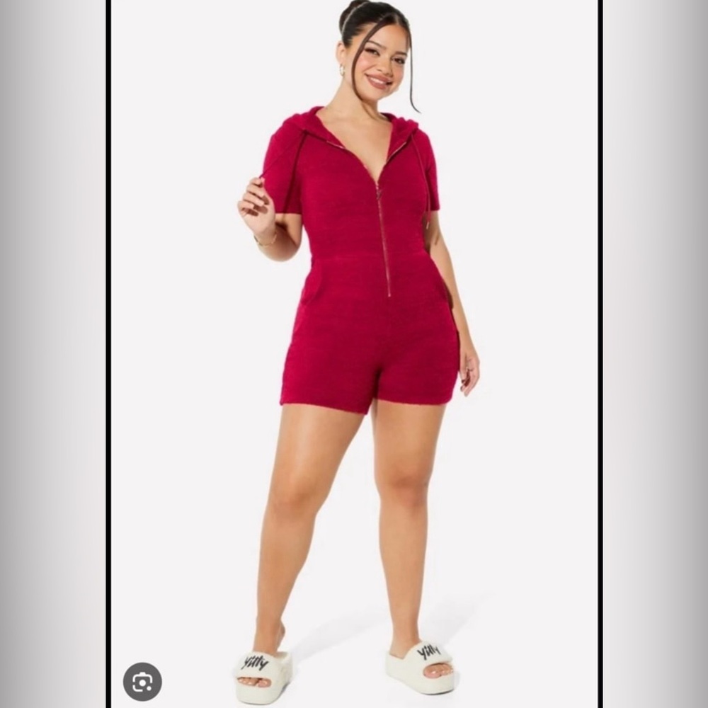 NWT Yitty Pet Me Hooded Short Onsie Red Size Large  Retails $94.95
